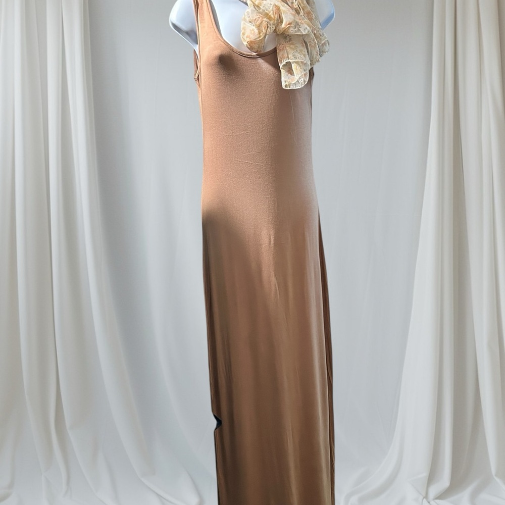 PrettyLittleThing Sleeveless Pullover Maxi Dress